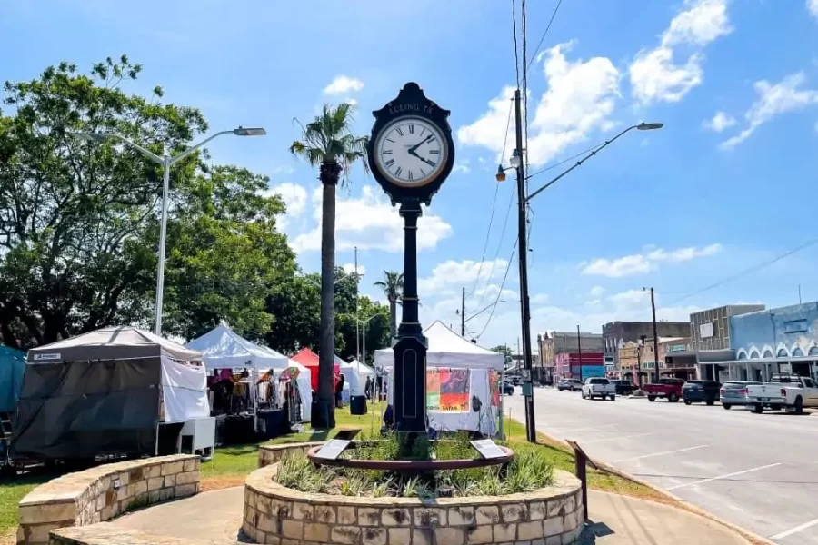 Local's Guide to Luling